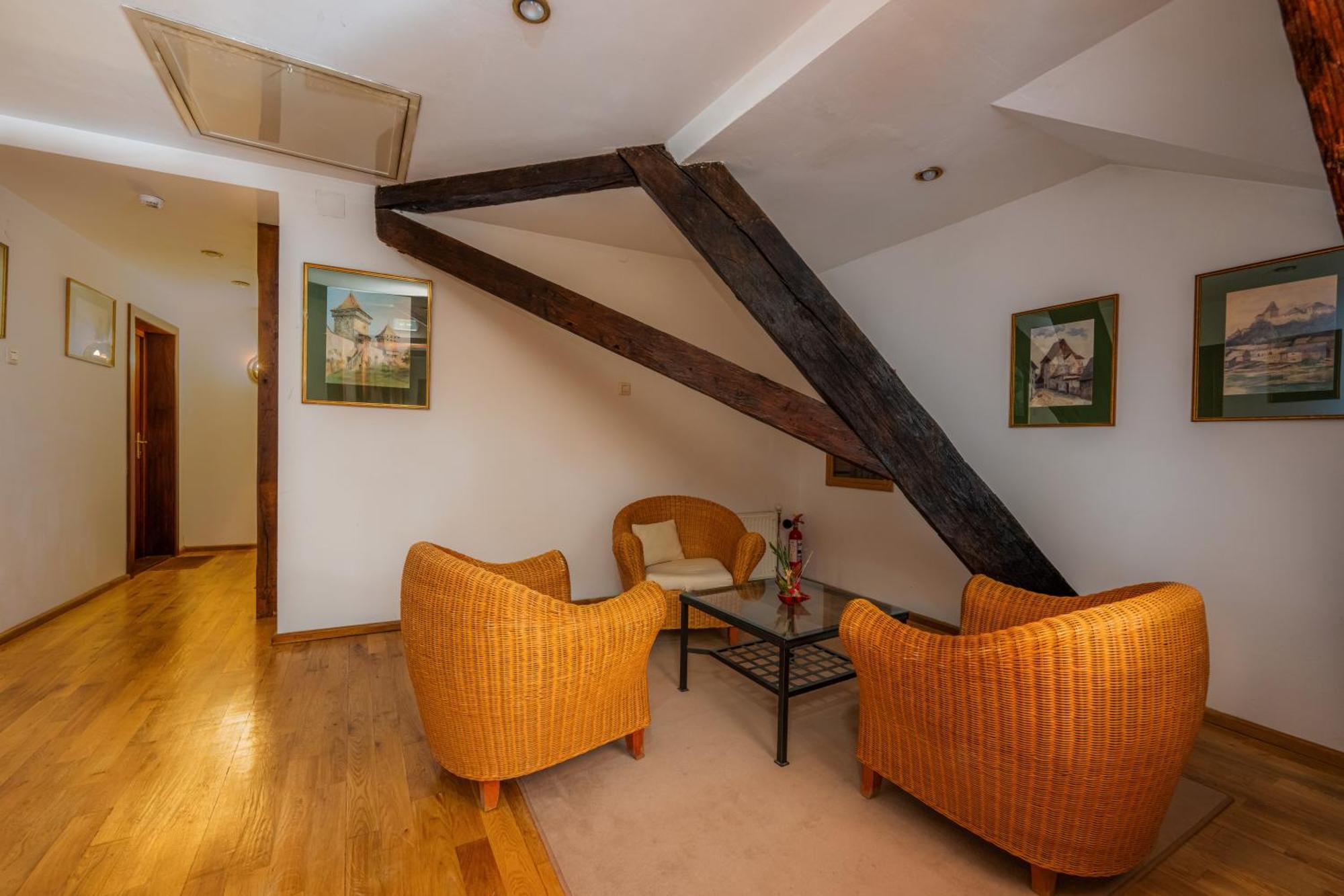 Casa Cu Cerb Hotel Сигишоара Екстериор снимка